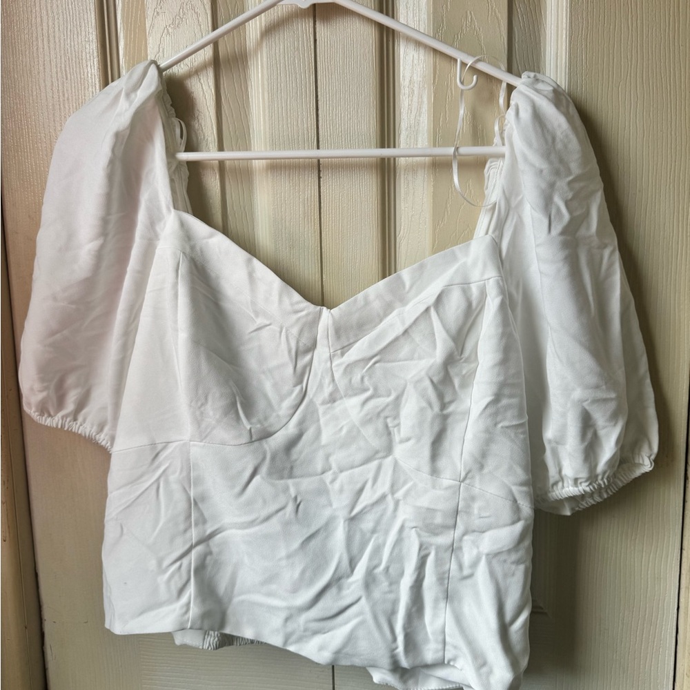 NWT violets and roses crop white blouse